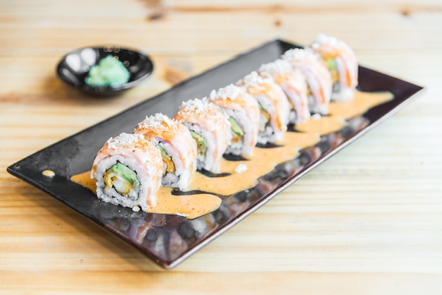 Salmon sushi roll