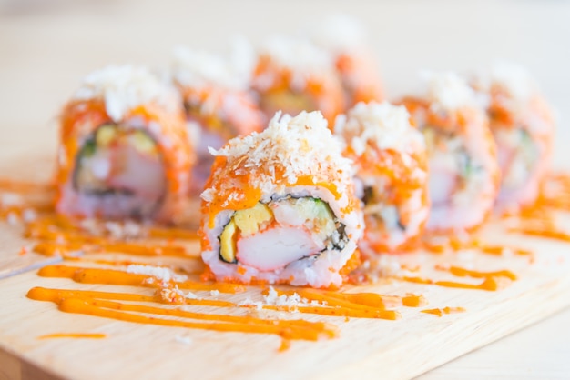 Salmon sushi roll