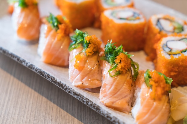 salmon sushi and salmon maki