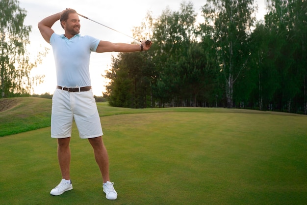 Free photo scene with man on the golf course