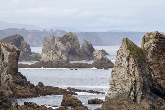 Free photo scenic view of silence beach (playa del silencio) in asturias, spain