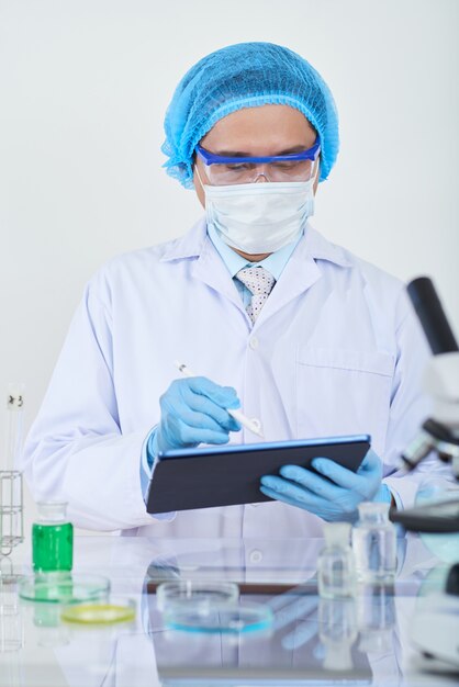 Scientist working at lab