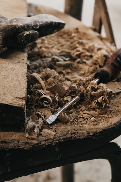 Free photo screwdriver and bunch of wood