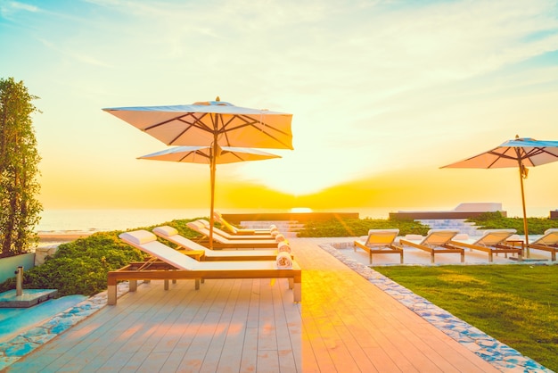 Free Photo sea pool relax blue umbrella