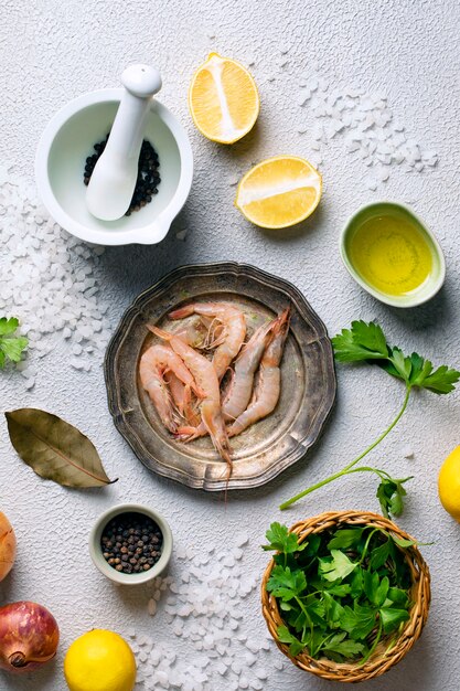 Seafood cleaning process in the kitchen