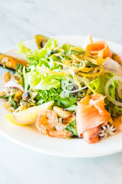 Free Photo seafood salad