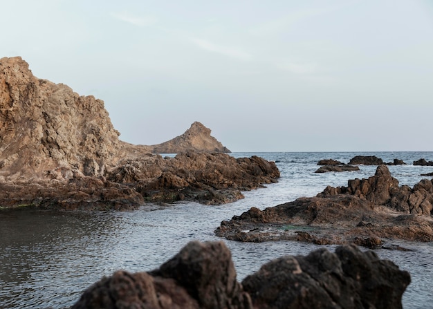 Free photo seaside landscape with rocks