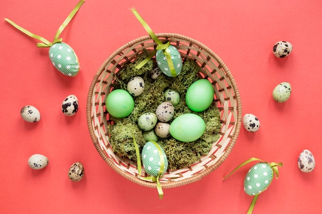 Free photo seasonal painted green easter eggs