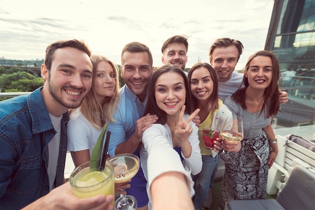 Free photo selfie of friends at a party