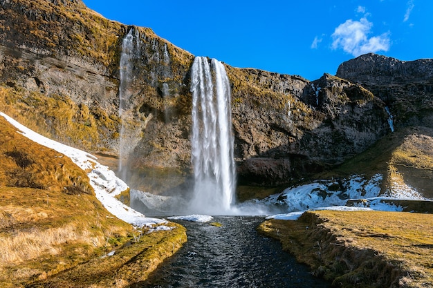 Free photo seljalandsfoss waterfall, beautiful waterfall in iceland.