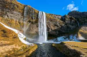 Free photo seljalandsfoss waterfall, beautiful waterfall in iceland.