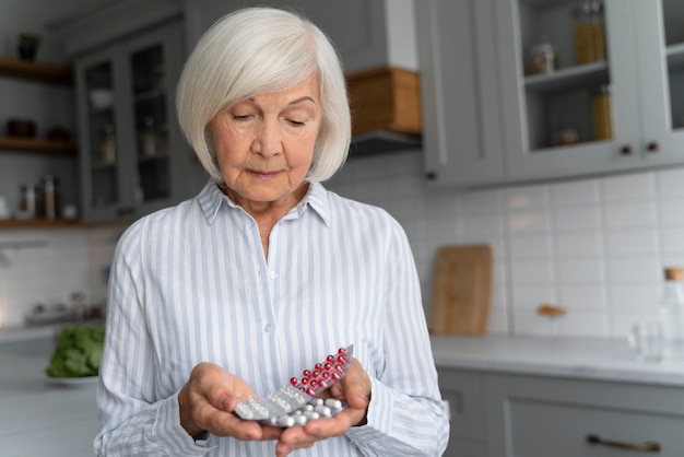 Senior woman confronting alzheimer disease