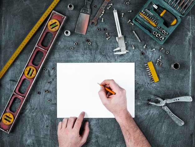 Free photo set of construction tools on wooden table