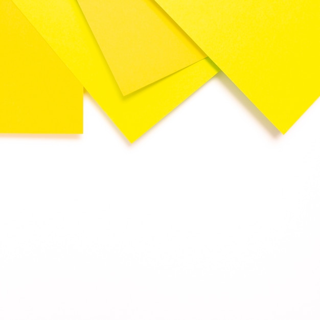 Free photo set of yellow cardboard sheets with copy space