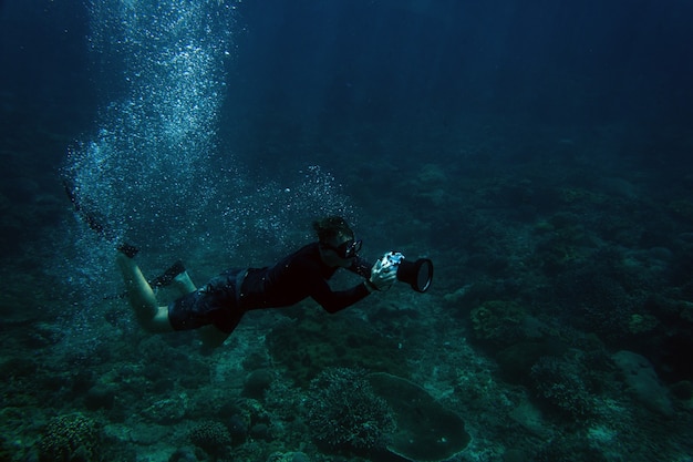 Free Photo shooting underwater