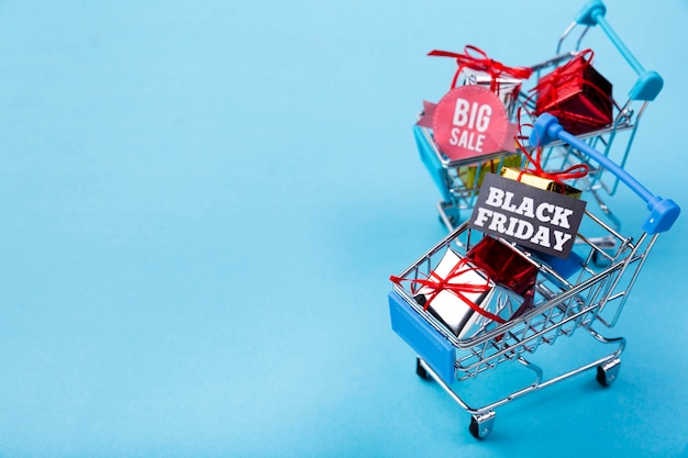 Free photo shopping carts with gifts and tags