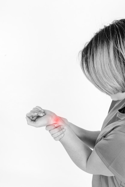 Free Photo side view woman with hurt wrist