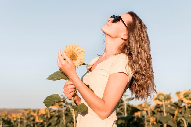 Side view woman with sunglasses