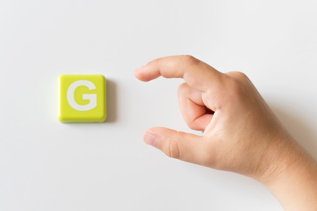 Free photo sign language hand showing letter g