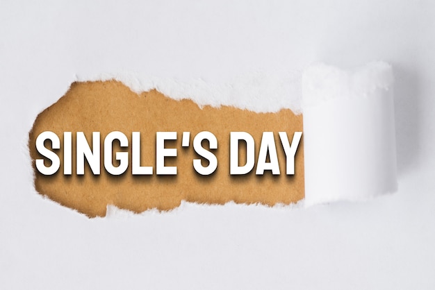 Free photo single's day banner with white paper