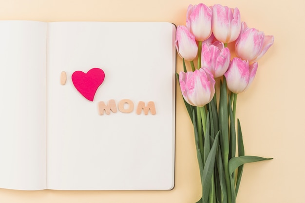 Free photo sketchbook with i love mom inscription