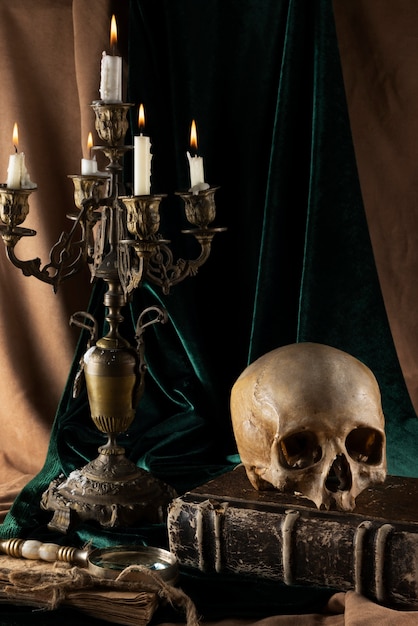 Free photo skull indoors arrangement still life