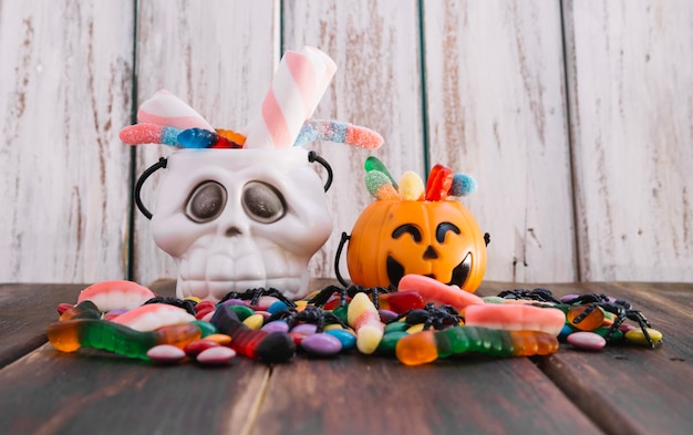 Free photo skull and jack-o-lantern trick or treat baskets