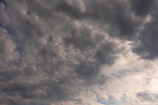 Free photo sky with rainy clouds