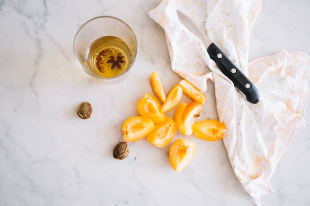 Sliced peaches in composition