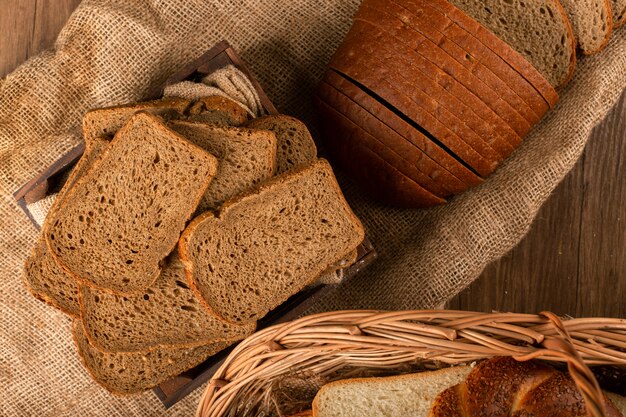 Slices of brown bread in basket