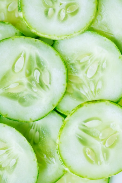 Free photo slices of freshly cut cucumber