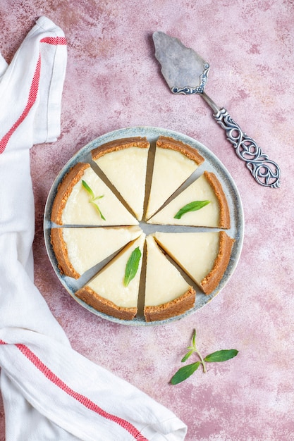 Free photo slices of homemade new york cheesecake,top view