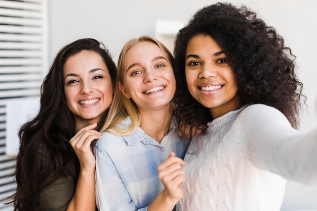 Smiley womens at office