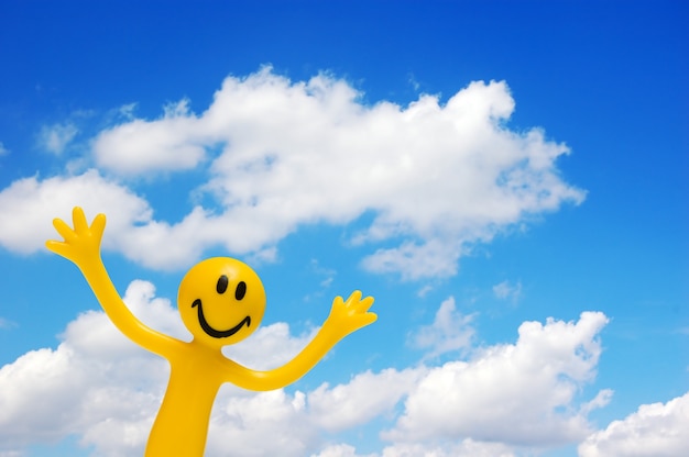 Free photo smiling character with sky background