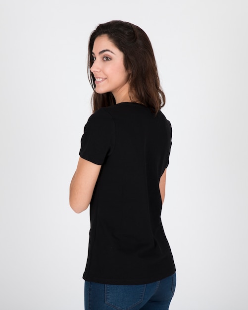 Free photo smiling woman wearing black shirt