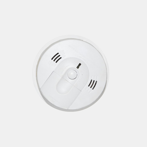 Free photo smoke and carbon monoxide alarm isolated on a white background