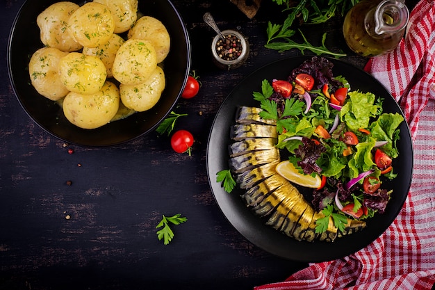 Smoked mackerel and fresh salad