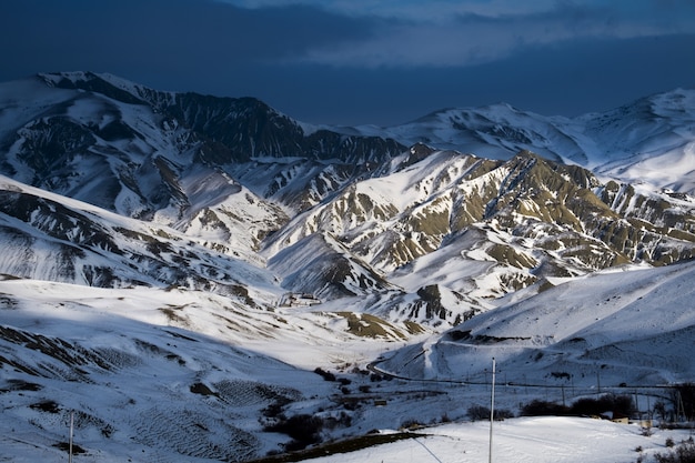 Free photo snow mountains during winter