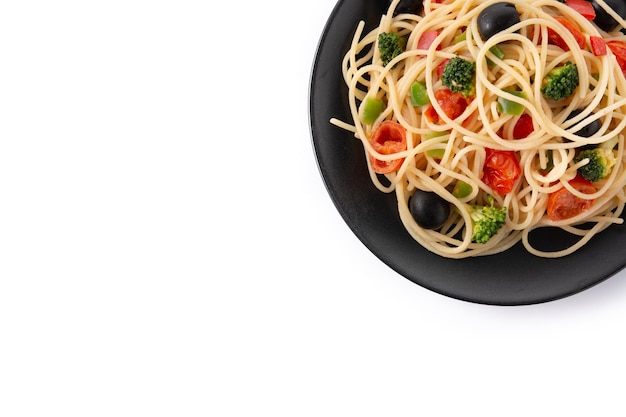 Free photo spaghetti with vegetablesbroccolitomatoespeppers