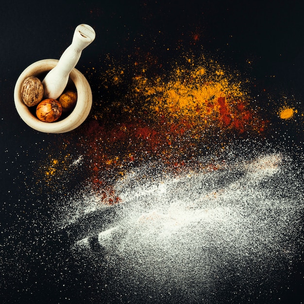 Free photo spices composition with mill