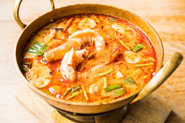 Free photo spicy prawn soup