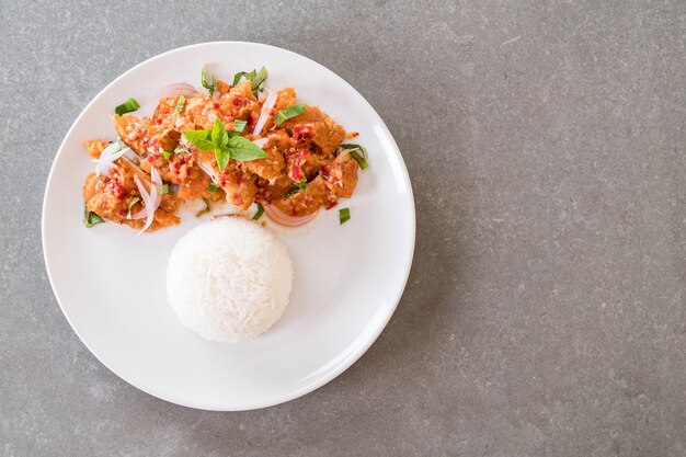 spicy salad with fried chicken