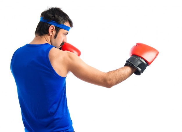 Free photo sportman with boxing gloves