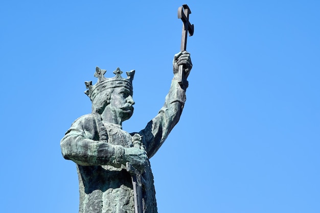 Free photo stephen the great statue in chisinau, moldova