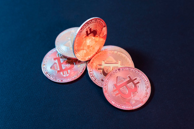 Free Photo still life assortment with cryptocurrency