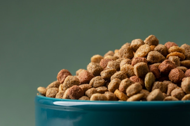 Still life pet food composition