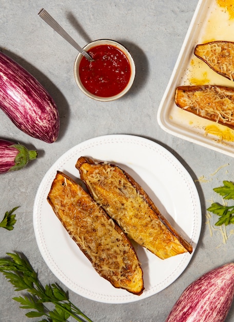 Free photo still life with delicious eggplant