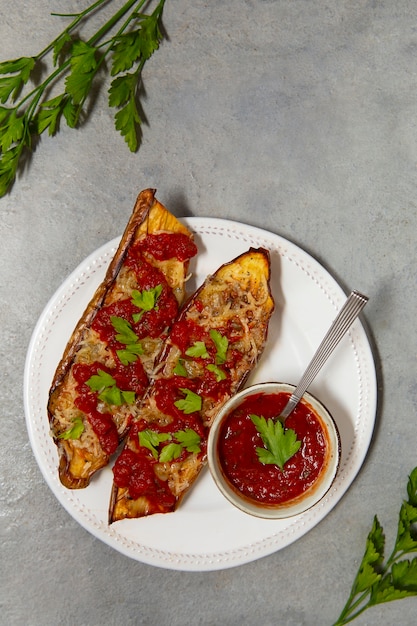 Free photo still life with delicious eggplant