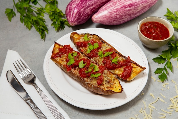 Free photo still life with delicious eggplant