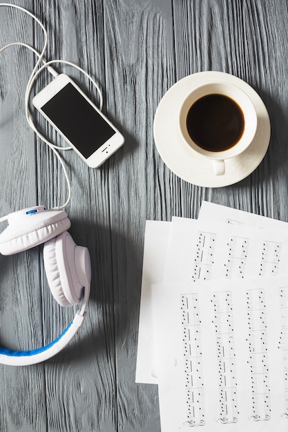 Free photo still life with devices and coffee